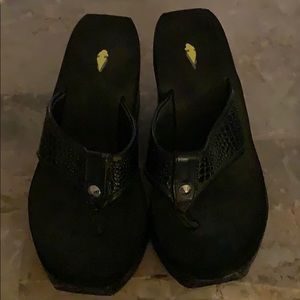 Volatile Black Wedge Sandals